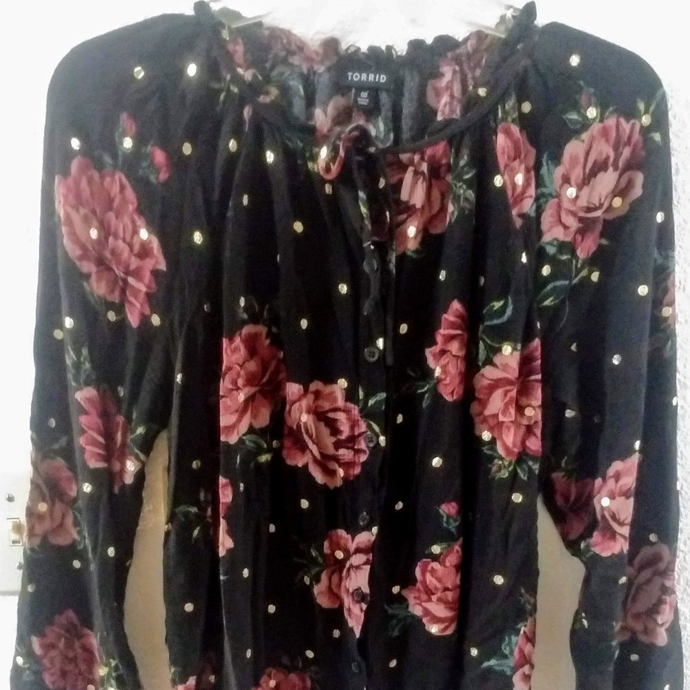 Torrid - Size 00 (M/L, 10) Floral and Gold Blouse